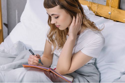 Cum se scrie o pagina de jurnal: ghid pas cu pas si exemple practice